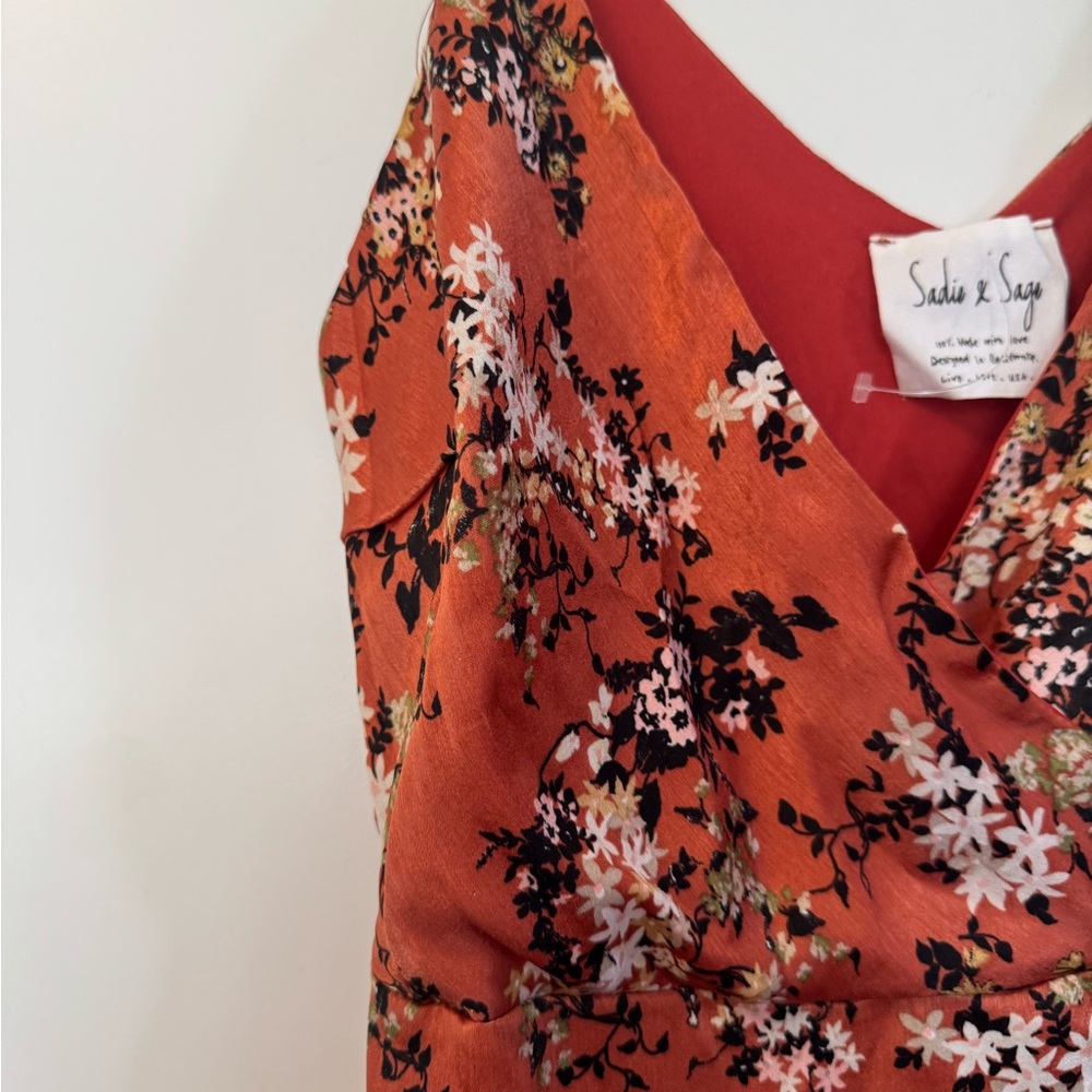 Sadie & Sage Vibrant Floral Dress ✨
